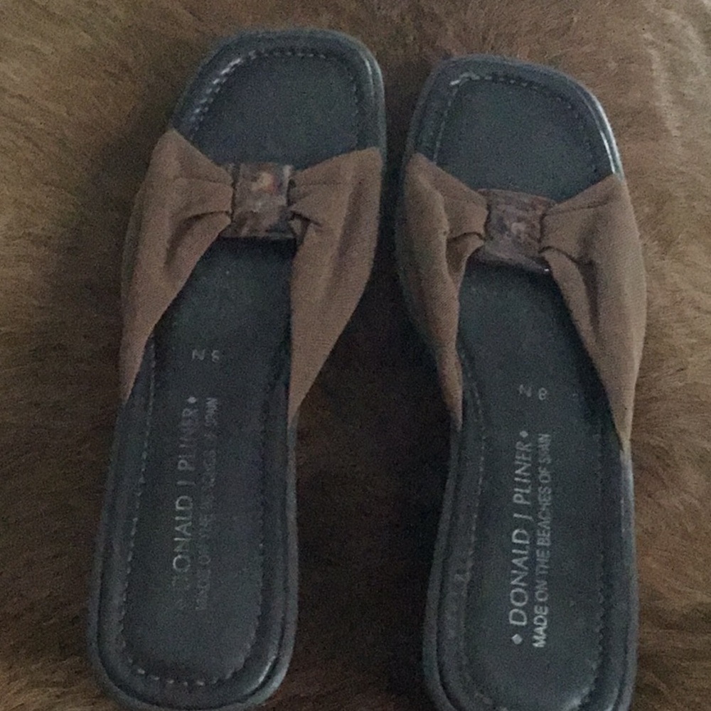 DONALD J PLINER -VERY COMFORTABLE WEDGE BROWN MESH-TOP-8N PLEASE NOTE